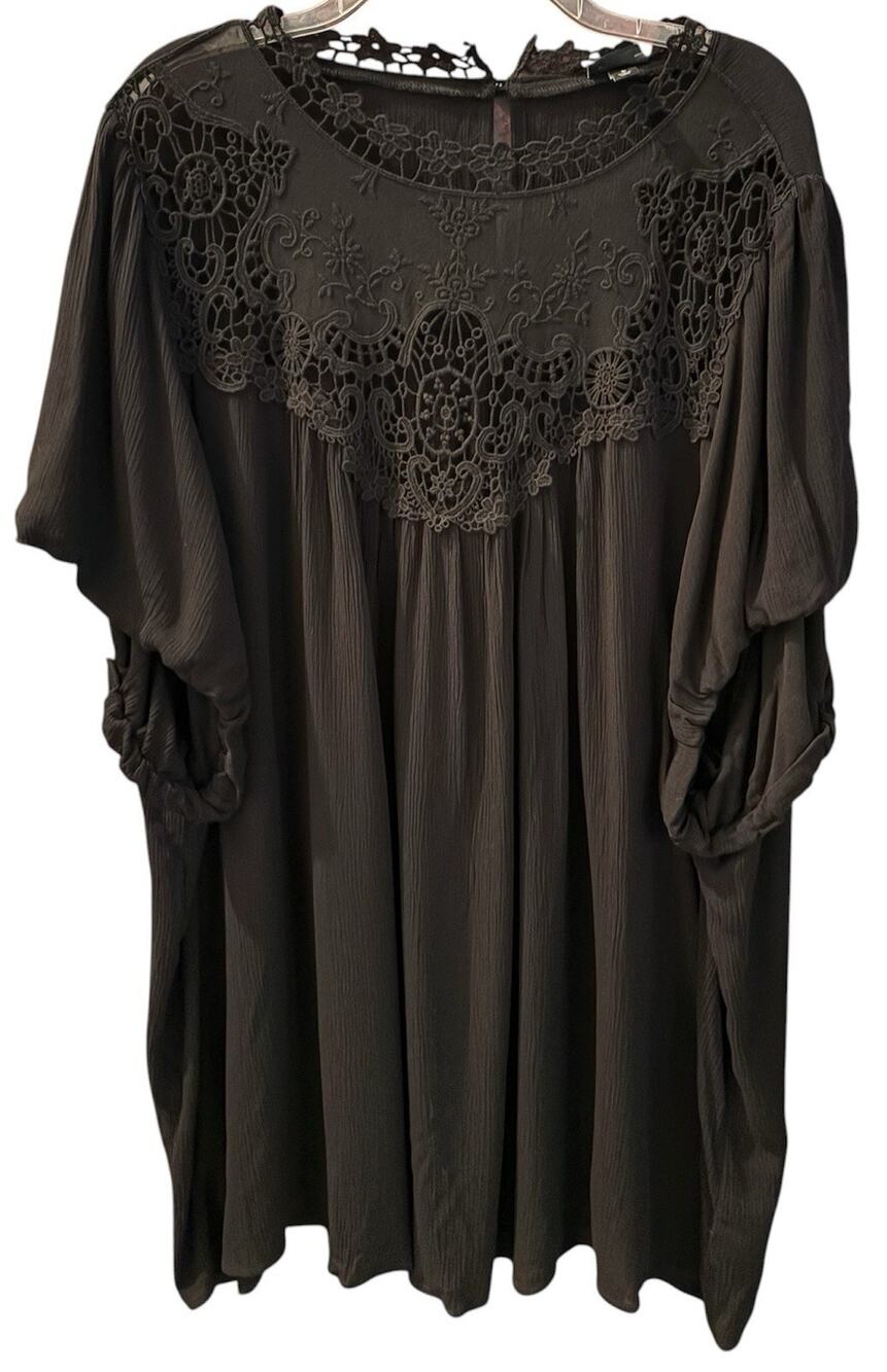Torrid Black Crinkle Gauze Crochet Short Sleeve Overlay Blouse Size 5X NWT
